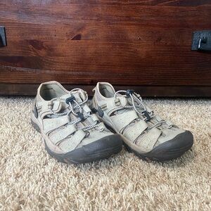 Women’s 6 World Wide Sportsman Sandals